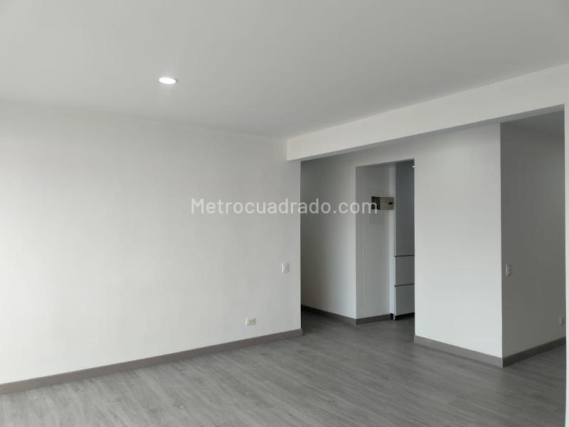 Apartamento Moderno de 2 Alcobas con Sala de TV en El Poblado - 4