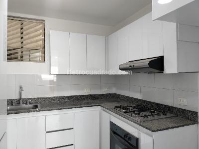 Apartamento de 2 alcobas en arriendo en El Poblado, Medellín, 104 m² · foto 5 de 14