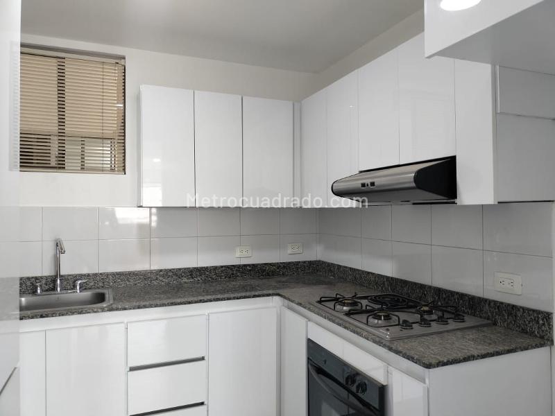 Apartamento Moderno de 2 Alcobas con Sala de TV en El Poblado - 5