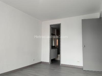 Apartamento de 2 alcobas en arriendo en El Poblado, Medellín, 104 m² · foto 9 de 14
