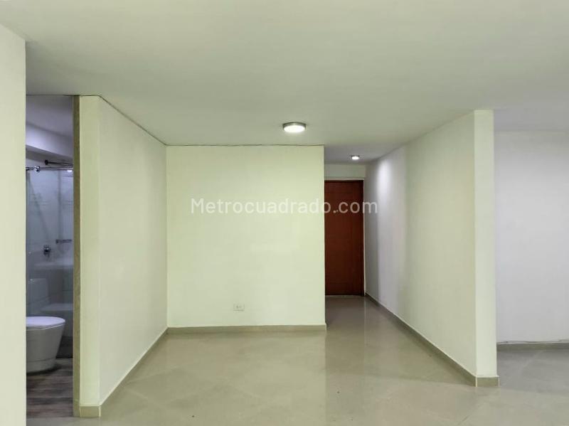 Apartamento de 4 Alcobas en El Poblado (Conjunto Cerrado) - 2