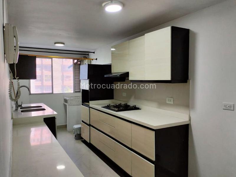 Apartamento de 4 Alcobas en El Poblado (Conjunto Cerrado) - 4