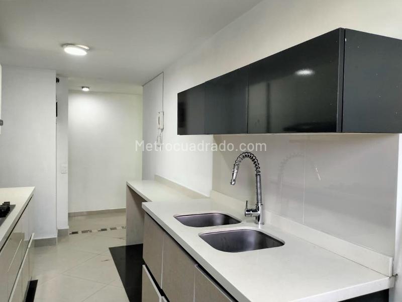 Apartamento de 4 Alcobas en El Poblado (Conjunto Cerrado) - 5