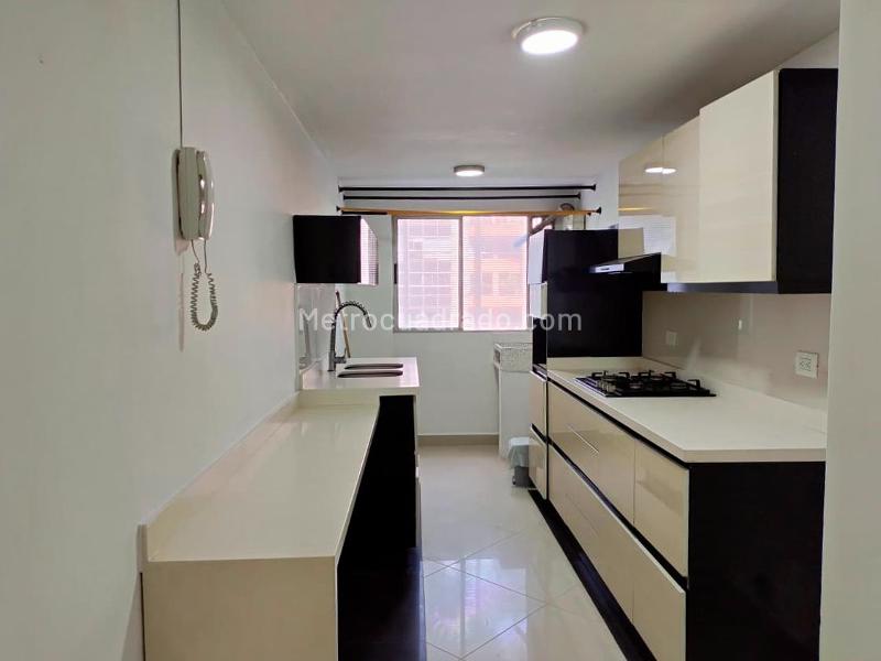 Apartamento de 4 Alcobas en El Poblado (Conjunto Cerrado) - 7