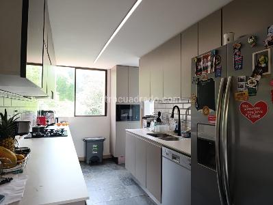 Apartamento de 3 alcobas en venta en El Poblado, Medellín, 180 m² · foto 10 de 18