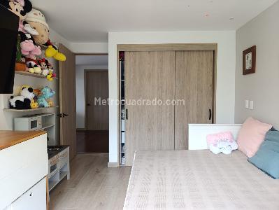 Apartamento de 3 alcobas en venta en El Poblado, Medellín, 180 m² · foto 14 de 18