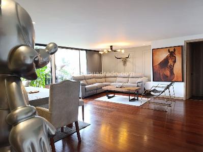 Apartamento de 3 alcobas en venta en El Poblado, Medellín, 180 m² · foto 2 de 18