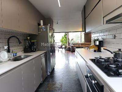 Apartamento de 3 alcobas en venta en El Poblado, Medellín, 180 m² · foto 8 de 18