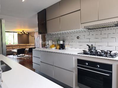 Apartamento de 3 alcobas en venta en El Poblado, Medellín, 180 m² · foto 9 de 18