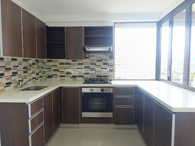 Apartamento de 2 Alcobas con Terraza en El Poblado - 6