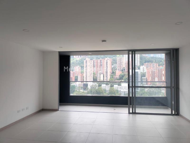 Apartamento Amplio de 3 Alcobas con Amenidades en El Poblado - 2