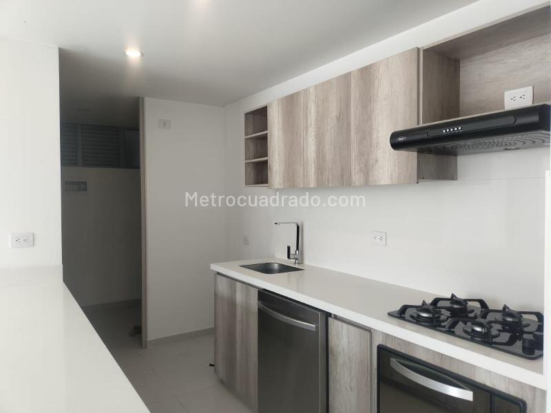 Apartamento Amplio de 3 Alcobas con Amenidades en El Poblado - 6