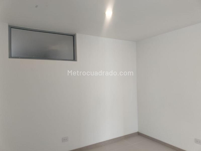 Apartamento Amplio de 3 Alcobas con Amenidades en El Poblado - 8