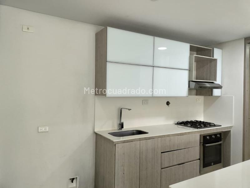 Apartamento en Arriendo, EL POBLADO, Medellín - Więcej