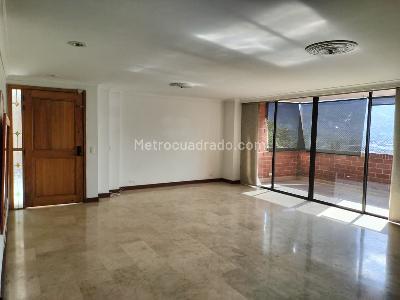 Apartamento de 3 alcobas en venta en El Poblado, Medellín, 200 m² · foto 3 de 18