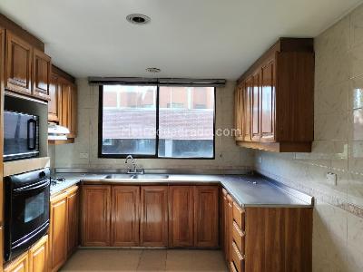 Apartamento de 3 alcobas en venta en El Poblado, Medellín, 200 m² · foto 5 de 18