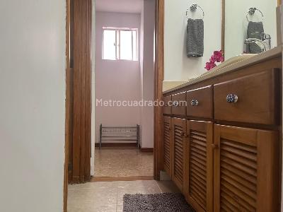 Apartamento de 3 alcobas en venta en El Poblado, Medellín, 120 m² · foto 14 de 16