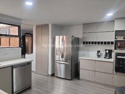 Apartamento de 3 alcobas en venta en El Poblado, Medellín, 240 m² · foto 7 de 18