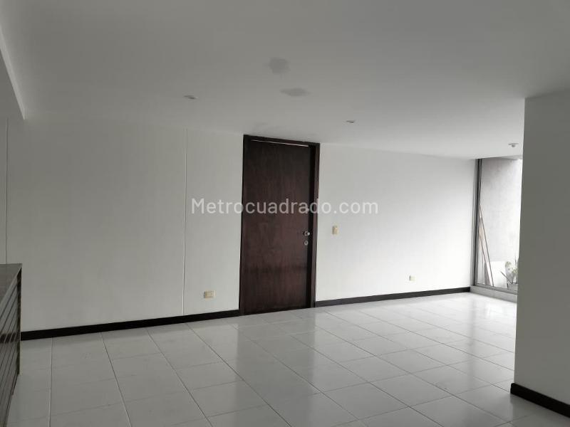 Apartamento Moderno de 3 Alcobas en El Poblado - 2