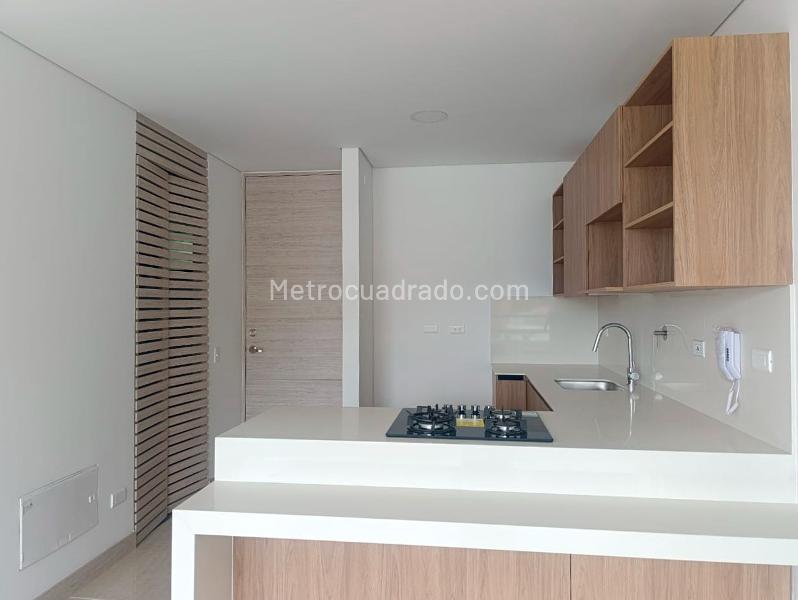 Estudio de 1 Alcoba con Terraza en El Poblado - 8