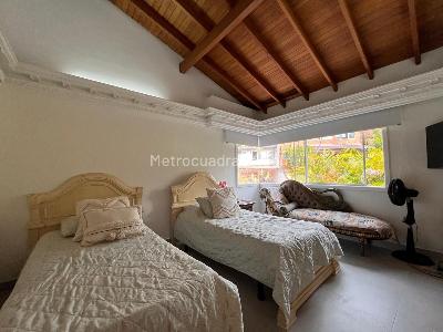 Casa de 4 alcobas en venta en El Poblado, Medellín, 345 m² · foto 11 de 18