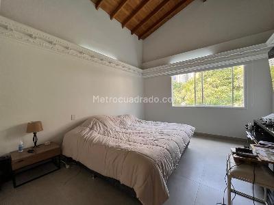 Casa de 4 alcobas en venta en El Poblado, Medellín, 345 m² · foto 13 de 18
