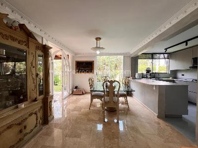 Casa de 4 alcobas en venta en El Poblado, Medellín, 345 m² · foto 3 de 18
