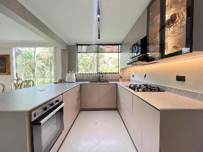 Casa de 4 alcobas en venta en El Poblado, Medellín, 345 m² · foto 6 de 18