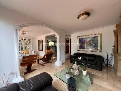 Casa de 4 alcobas en venta en El Poblado, Medellín, 345 m² · foto 8 de 18