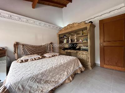 Casa de 4 alcobas en venta en El Poblado, Medellín, 345 m² · foto 9 de 18