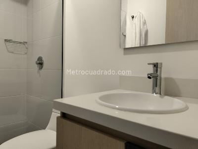 Apartamento de 3 alcobas en arriendo en El Poblado, Medellín, 98 m² · foto 18 de 19