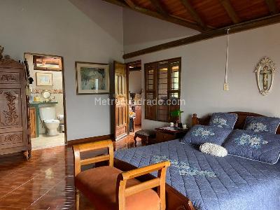 Casa de 4 alcobas en venta en Sabaneta, Sabaneta, 320 m² · foto 5 de 20