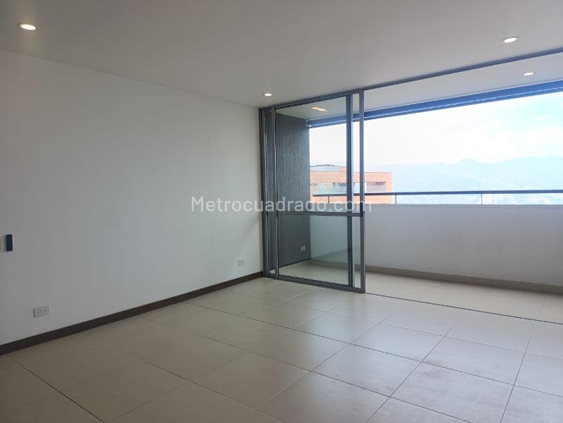Modern 3BR Apartment in El Poblado - 3
