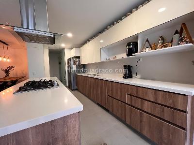 Casa de 3 alcobas en venta en Envigado, Envigado, 225 m² · foto 7 de 20