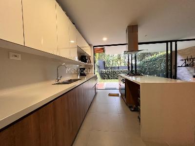 Casa de 3 alcobas en venta en Envigado, Envigado, 225 m² · foto 8 de 20