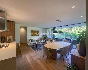 Apartamento de 2 alcobas en venta en Altos Del Poblado, Medellín, 117 m² · foto 2 de 13