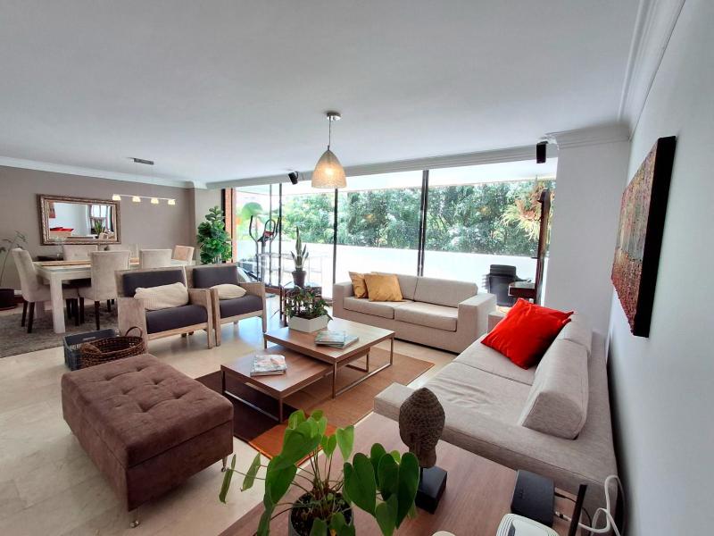 Apartamento Amoblado de 3 Alcobas en El Poblado Central - 2