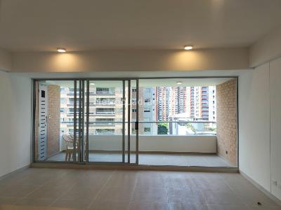 Apartamento en venta en El Poblado, Medellín · foto 2 de 18