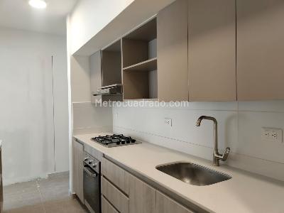 Apartamento en venta en El Poblado, Medellín · foto 8 de 18