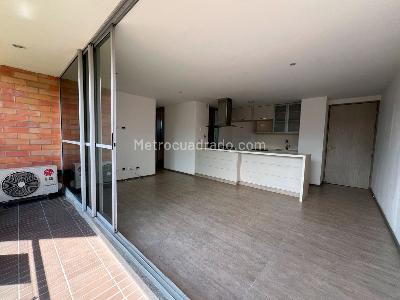 Apartamento de 2 alcobas en arriendo en Envigado, Envigado, 78 m² · foto 2 de 14