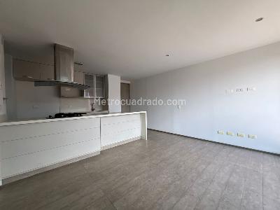 Apartamento de 2 alcobas en arriendo en Envigado, Envigado, 78 m² · foto 3 de 14