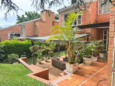 Casa de 4 alcobas en arriendo en El Poblado, Medellín, 264 m² · foto 16 de 18
