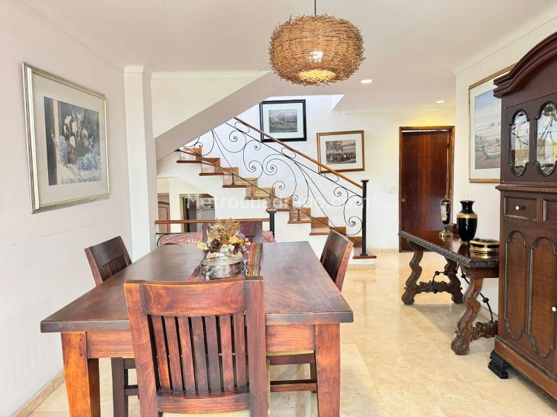 Casa de 4 Alcobas en El Poblado, Conjunto Cerrado - 3