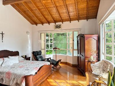 Casa de 4 alcobas en arriendo en El Poblado, Medellín, 264 m² · foto 9 de 18