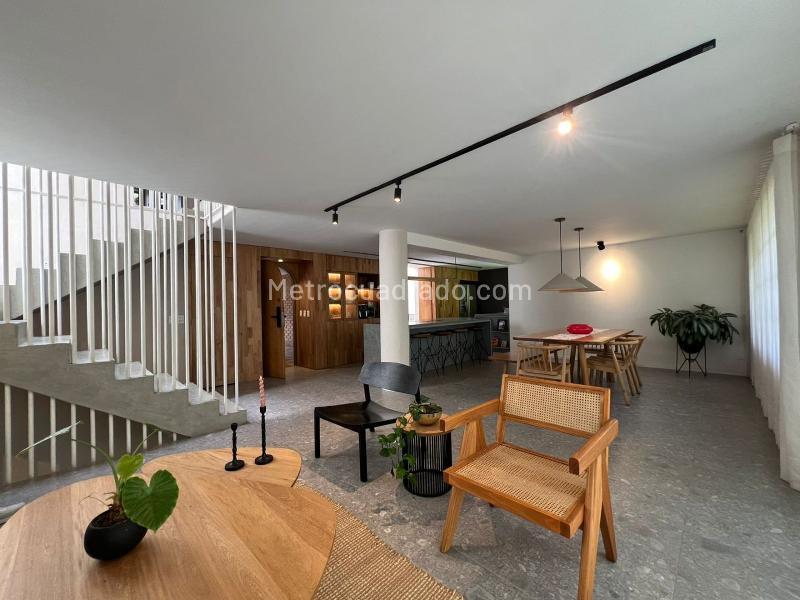 Casa Amoblada de 3 Alcobas con Piscina en El Poblado - 2