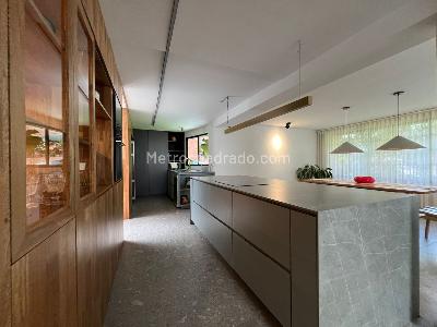 Casa de 3 alcobas en arriendo en El Poblado, Medellín, 330 m² · foto 6 de 20