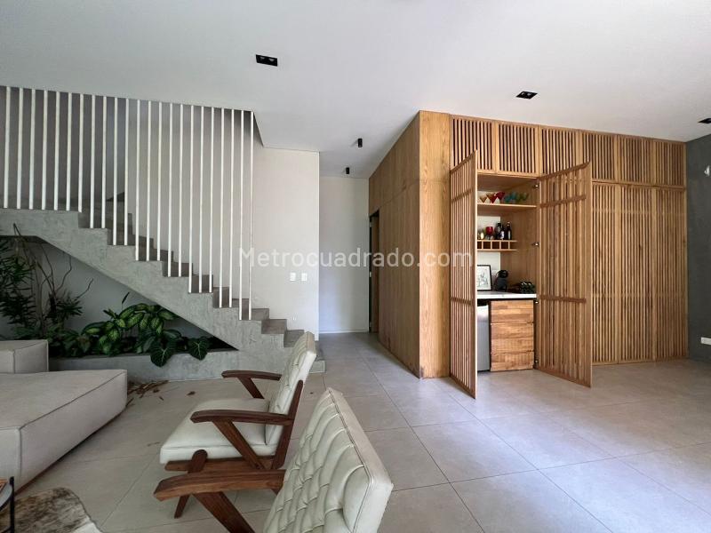 Casa Amoblada de 3 Alcobas con Piscina en El Poblado - 9