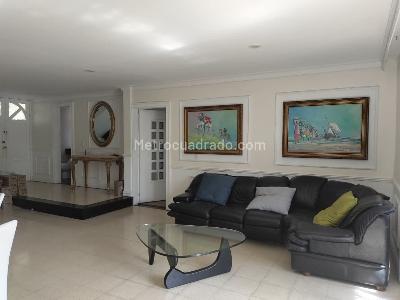 Casa de 5 alcobas en venta en El Poblado, Medellín, 496 m² · foto 2 de 19