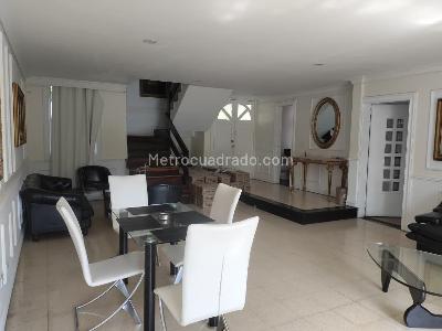 Casa de 5 alcobas en venta en El Poblado, Medellín, 496 m² · foto 4 de 19
