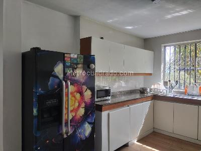 Casa de 5 alcobas en venta en El Poblado, Medellín, 496 m² · foto 7 de 19